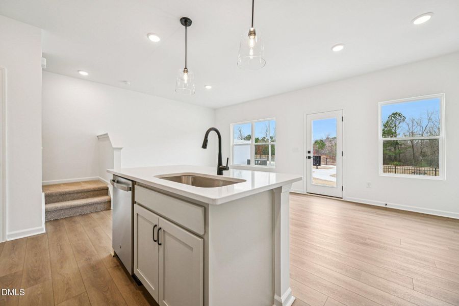 16-web-or-mls-Mirth Ct-S0701-016