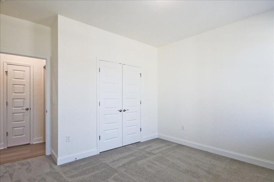 Spacious, unfurnished interior of a new home in Cooper's Walk, Loganville (Image 23).