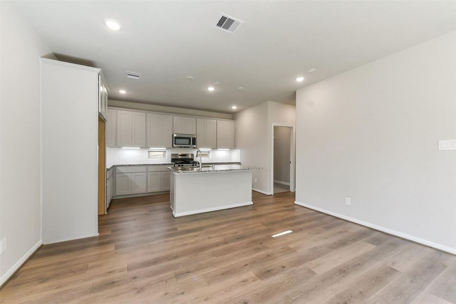 Spacious, unfurnished interior of a new home in Colony at Pinehurst, Pinehurst (Image 31).
