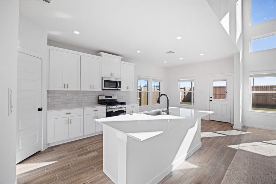 Furnished interior view inside a new home in Ashland, Houston (Image 8).