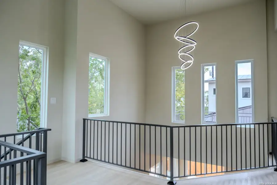 Spacious, unfurnished interior of a new home in , San Antonio (Image 15).