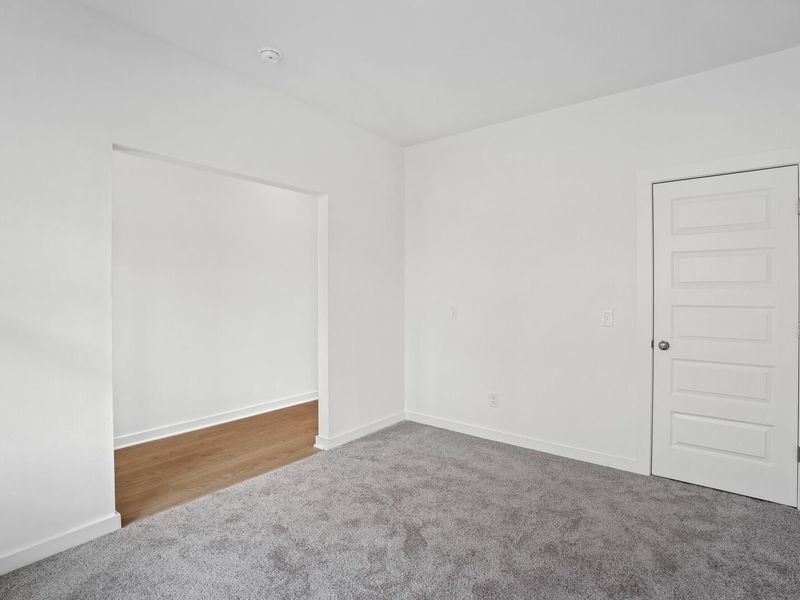 Spacious, unfurnished interior of a new home in Calista Farms, White House (Image 16).