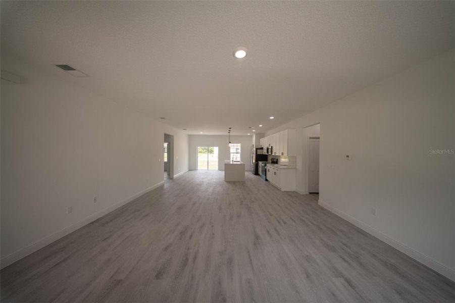 Spacious, unfurnished interior of a new home in , Ocala (Image 21).
