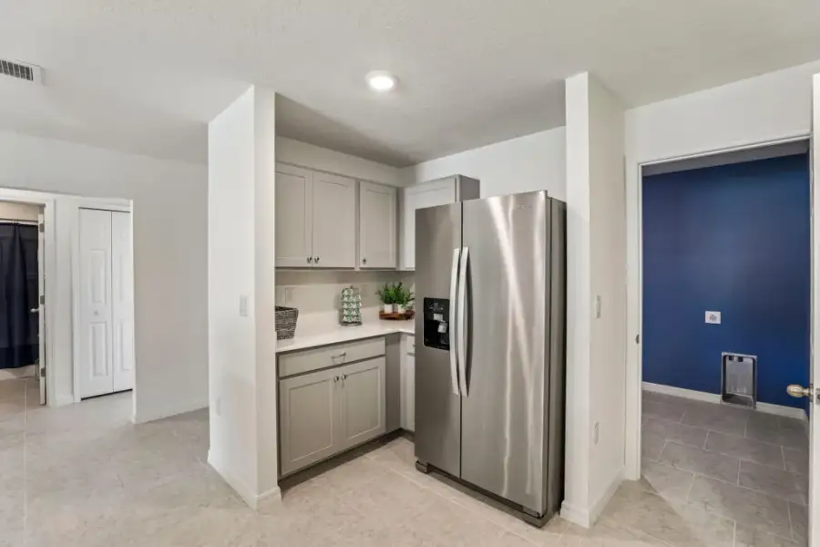 Furnished interior view inside a new home in Cape Coral, Cape Coral (Image 6).