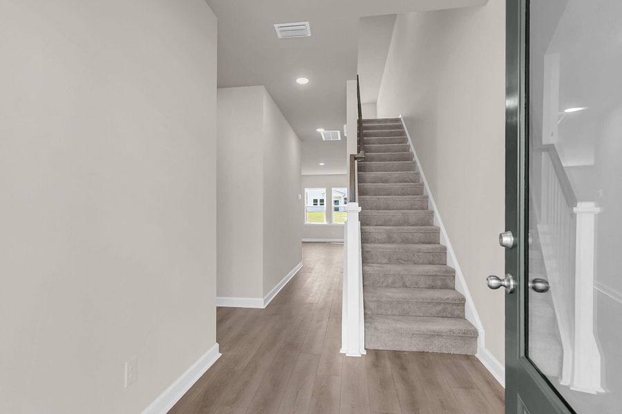 Spacious, unfurnished interior of a new home in , Ravenel (Image 11).