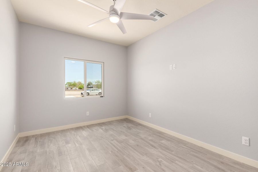 23 - Center 32210 23 - Center 32210