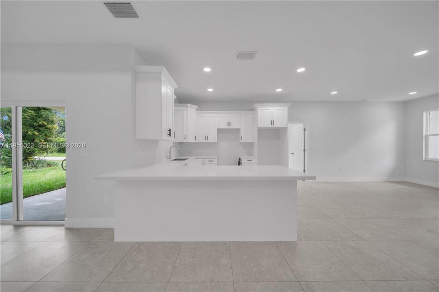 Spacious, unfurnished interior of a new home in , Lehigh Acres (Image 37).