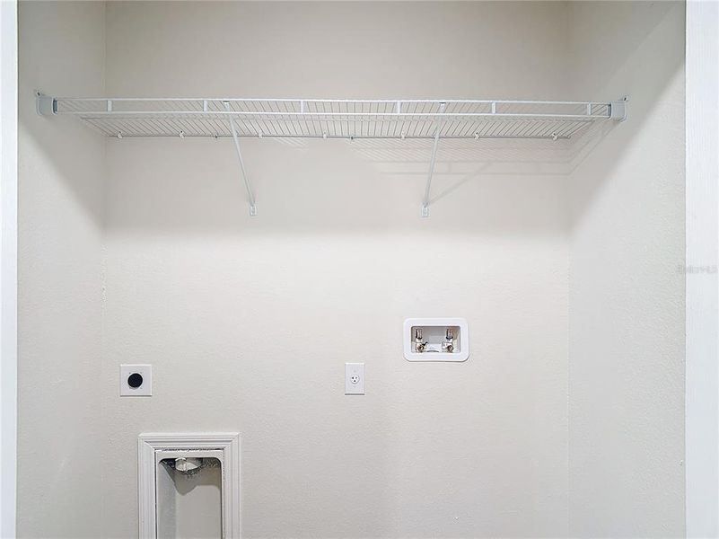 Spacious, unfurnished interior of a new home in , Cape Coral (Image 18).