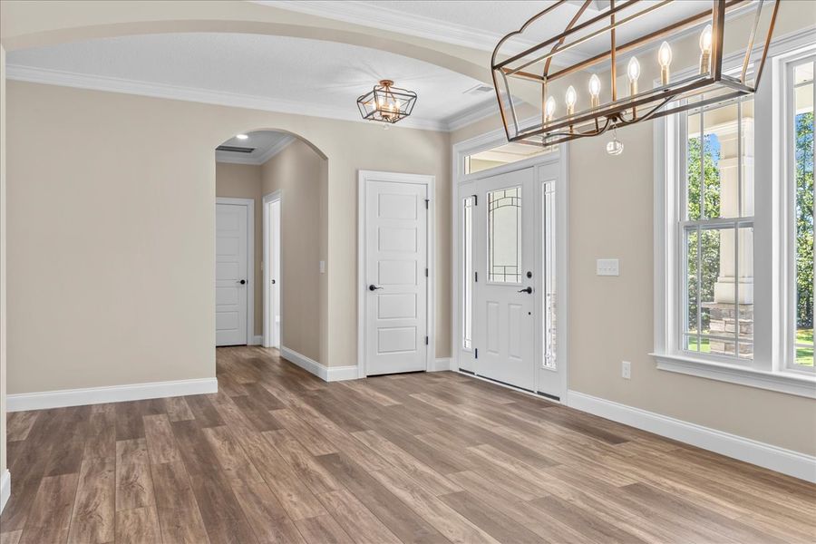 Representative unfurnished interior of a home built from the Converse Elite by Enchanted Homes in Pointe Summit, Slater-Marietta (Image 64).