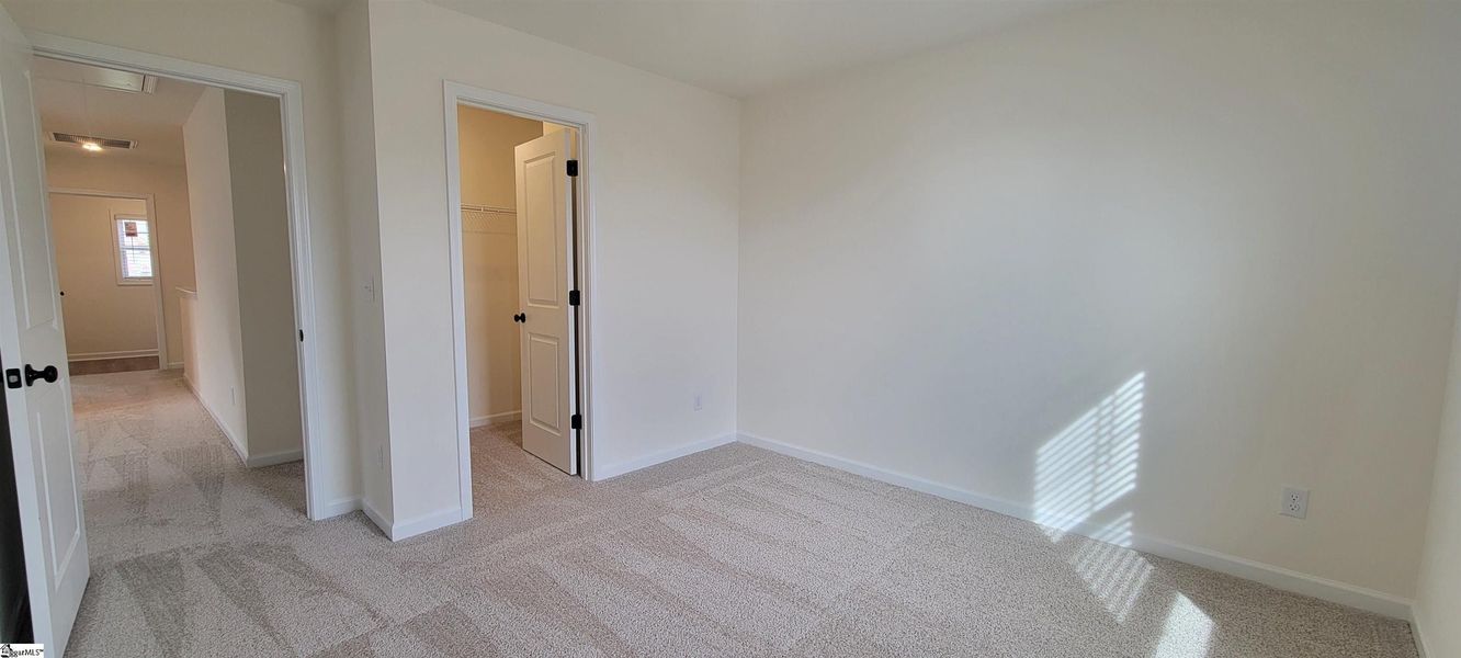Spacious, unfurnished interior of a new home in Halton Oaks, Spartanburg (Image 33).