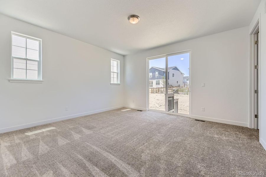 Spacious, unfurnished interior of a new home in Independence: The Grand Collection, Elizabeth (Image 18).