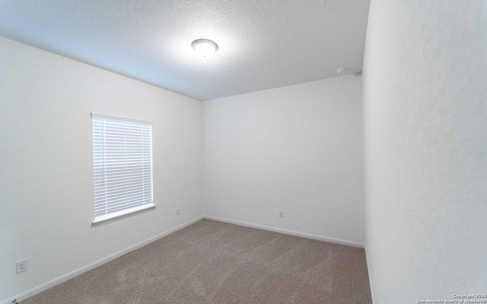 Spacious, unfurnished interior of a new home in Hickory Ridge, Elmendorf (Image 5).