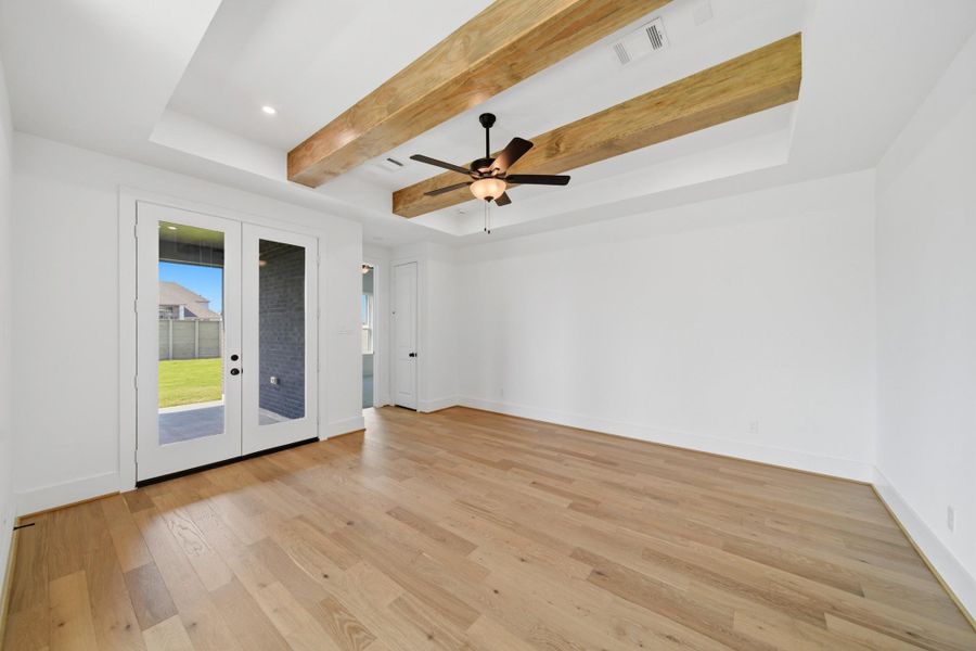 Spacious, unfurnished interior of a new home in Legacy, League City (Image 30).