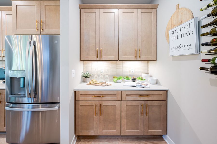 Representative furnished interior of a home built from the Finley by Fischer Homes in Twin Lakes, Hoschton (Image 19).