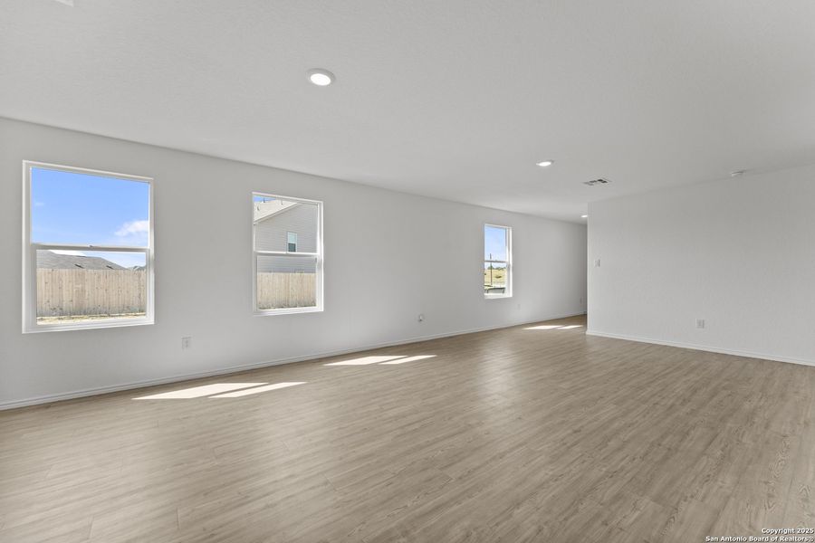 Spacious, unfurnished interior of a new home in , New Braunfels (Image 15).