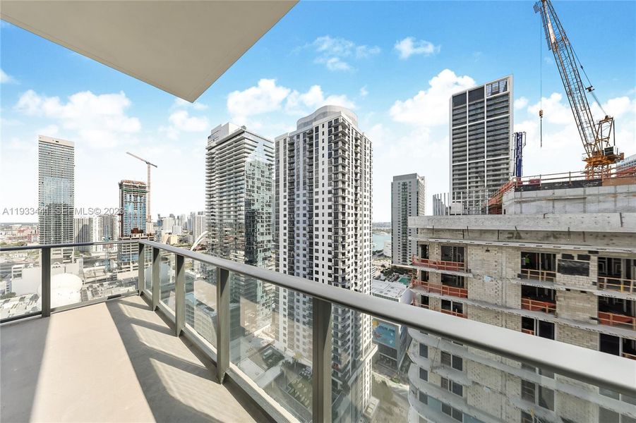 Condo located in Miami, FL showcasing its design and architecture (Image 3).