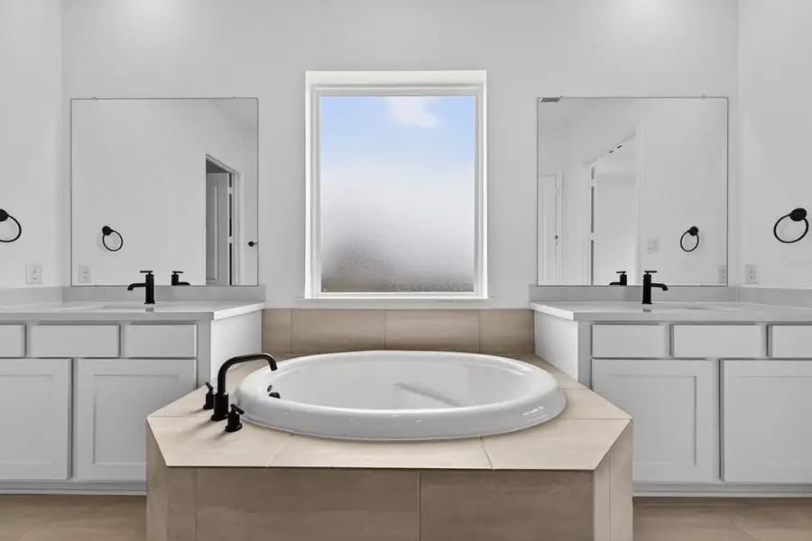 Representative furnished interior of a home built from the Sardonyx by Taylor Morrison in The Ridge at Northlake, Argyle (Image 11).