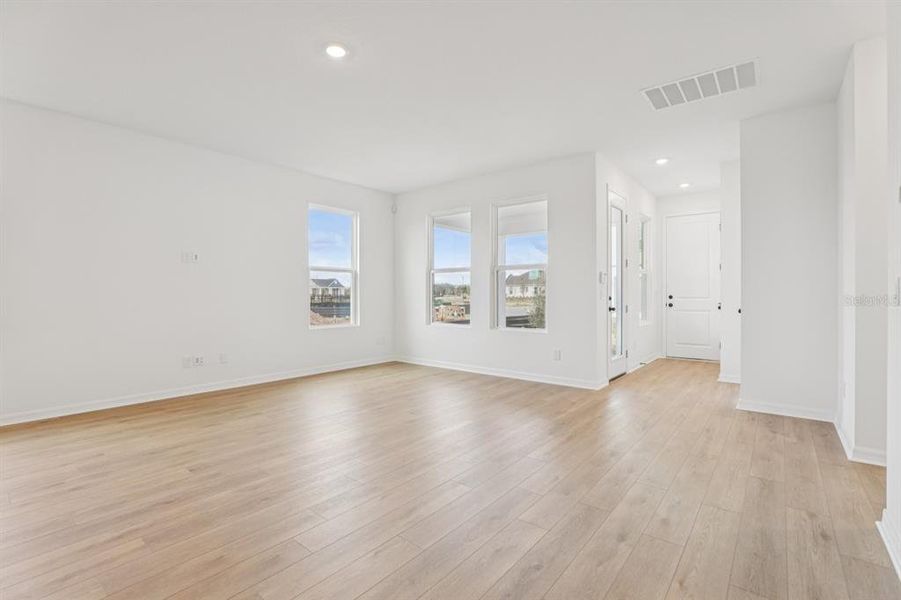 Spacious, unfurnished interior of a new home in Weslyn Park Single Family, St. Cloud (Image 20).