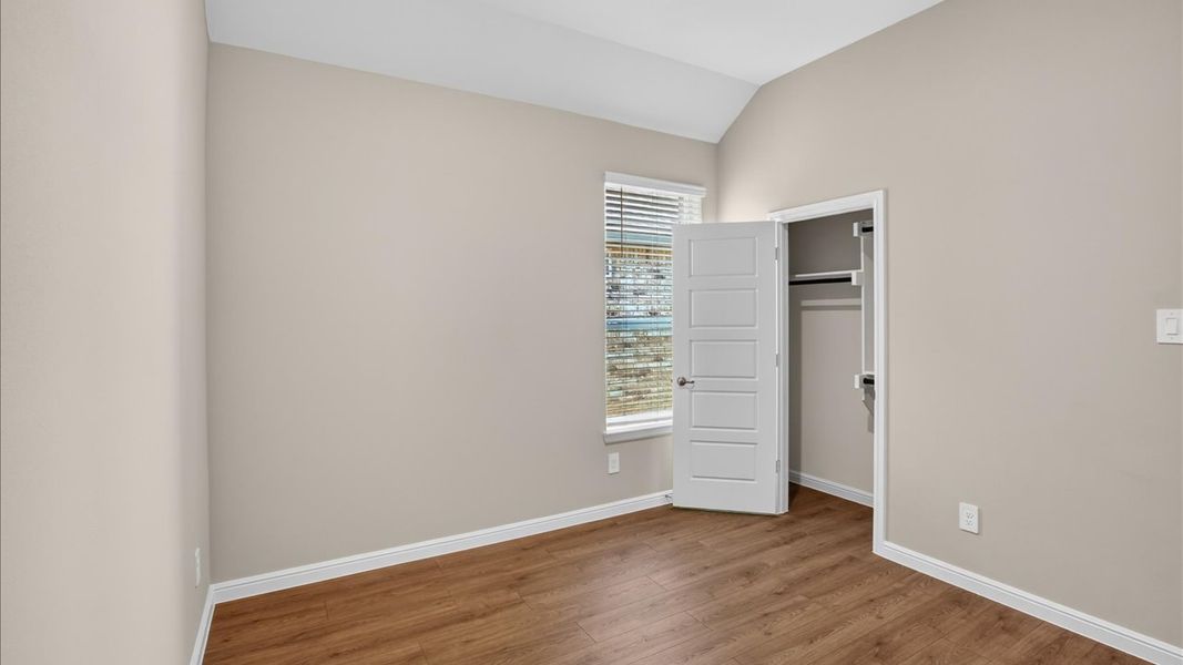 Spacious, unfurnished interior of a new home in Lakeview Pointe, Grand Prairie (Image 28).