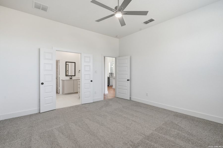 Spacious, unfurnished interior of a new home in Stillwater Ranch, San Antonio (Image 20). Spacious, unfurnished interior of a new home in Stillwater Ranch, San Antonio (Image 20).