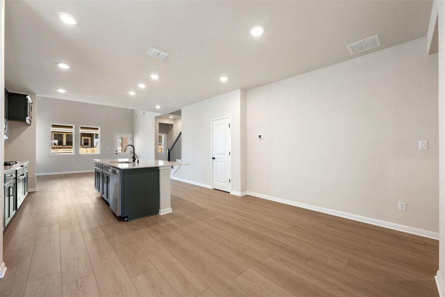 Representative images and renderings are for illustrative purposes. Actual structural options and design finishes of home may vary.