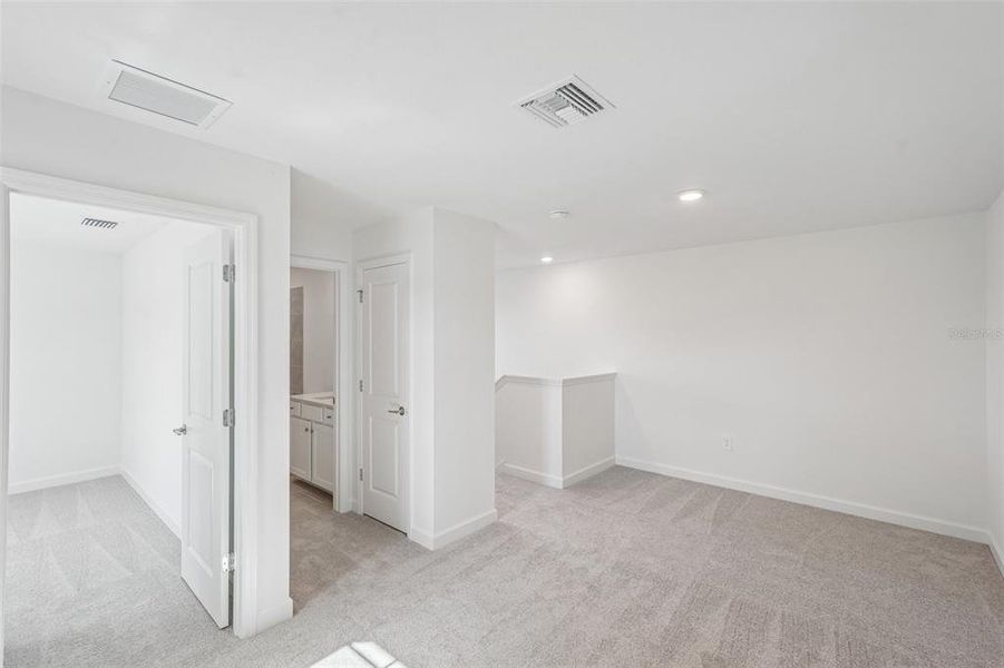 Spacious, unfurnished interior of a new home in Lennar at Turnleaf, Punta Gorda (Image 41). Spacious, unfurnished interior of a new home in Lennar at Turnleaf, Punta Gorda (Image 41).