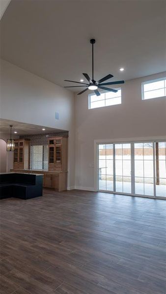 Spacious, unfurnished interior of a new home in , Mansfield (Image 25).