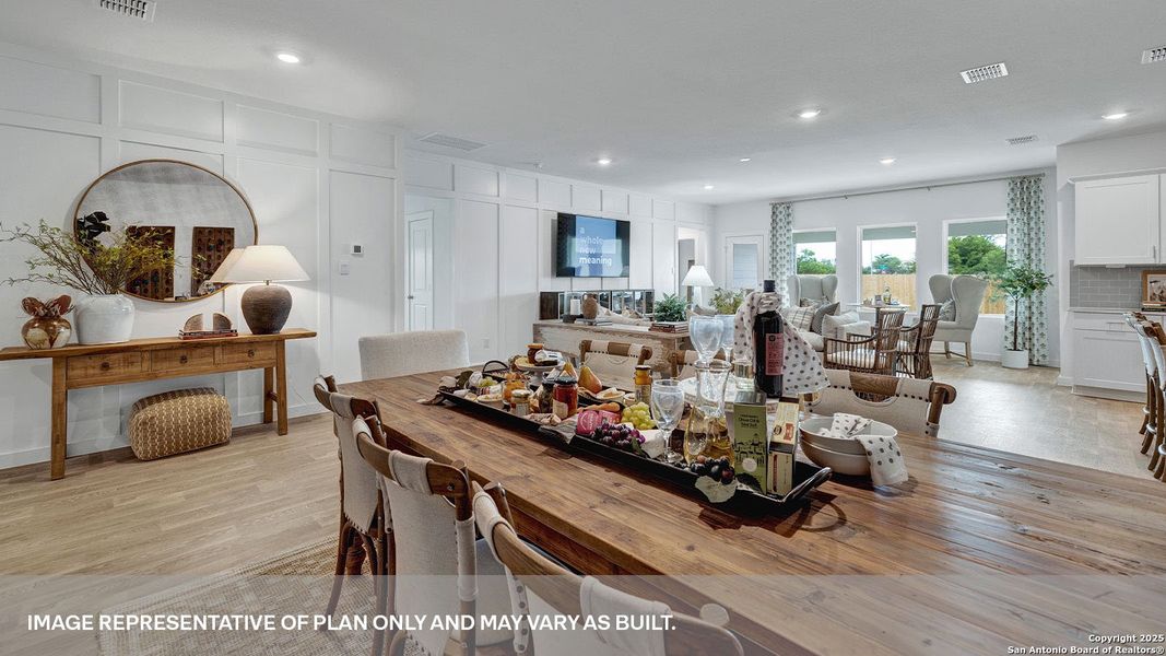 Furnished interior view inside a new home in Sonoma Oaks, Fredericksburg (Image 7).