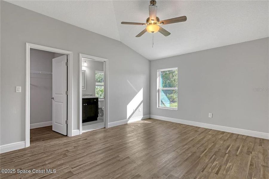 Spacious, unfurnished interior of a new home in , Punta Gorda (Image 10).