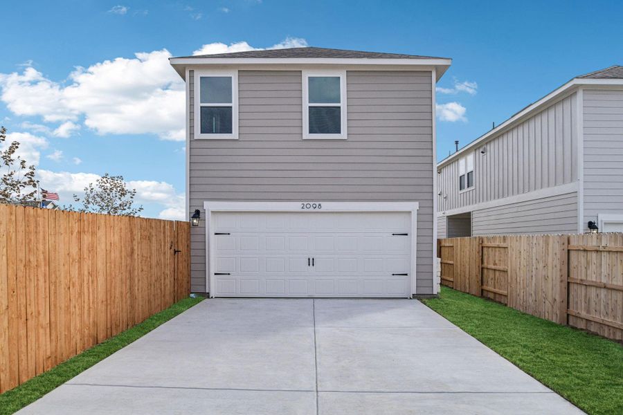 Exterior details and patio area of a home in Avery Centre, Round Rock (Image 3).