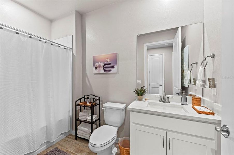 Furnished interior view inside a new home in , Venice (Image 37).