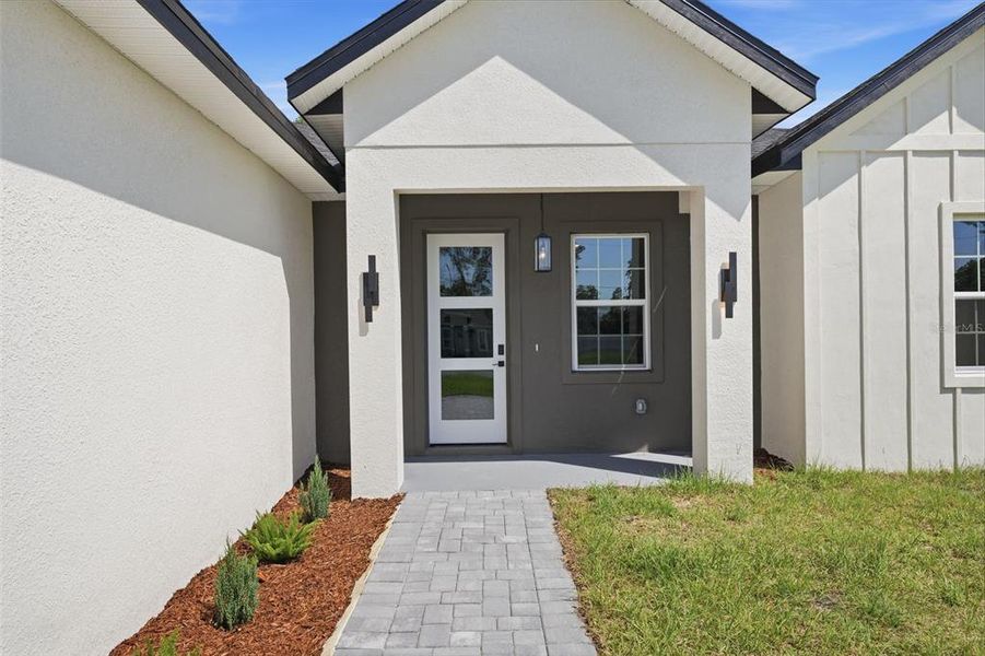 Exterior details and patio area of a home in , Ocala (Image 23).