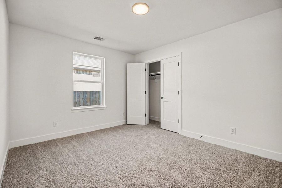 Spacious, unfurnished interior of a new home in Greystone, Angleton (Image 12).