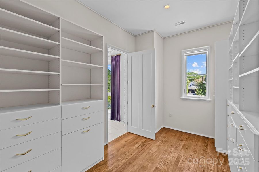 Image 43 of a home in .