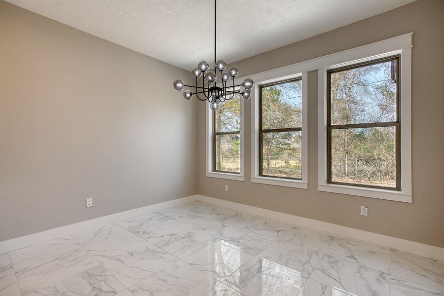 Spacious, unfurnished interior of a new home in , Beaumont (Image 23).