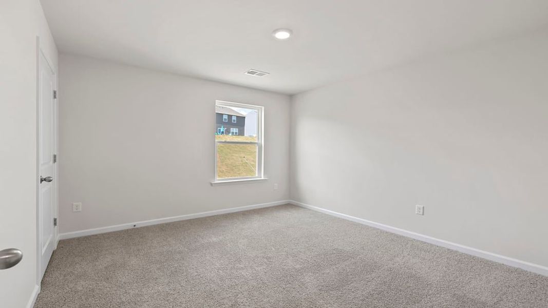 Spacious, unfurnished interior of a new home in Hunters Ridge, Woodruff (Image 28).