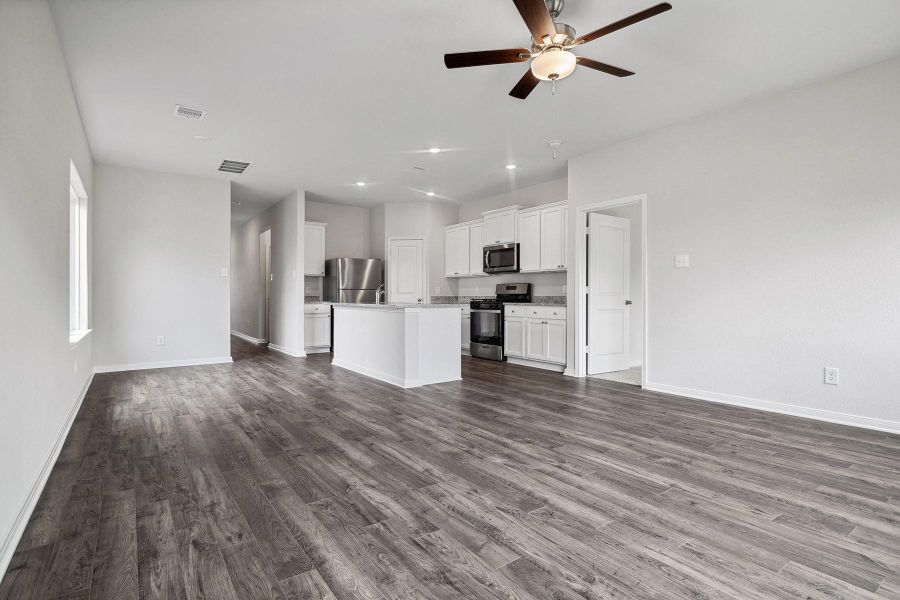 Spacious, unfurnished interior of a new home in Magnolia Woods, Magnolia (Image 7). Spacious, unfurnished interior of a new home in Magnolia Woods, Magnolia (Image 7).