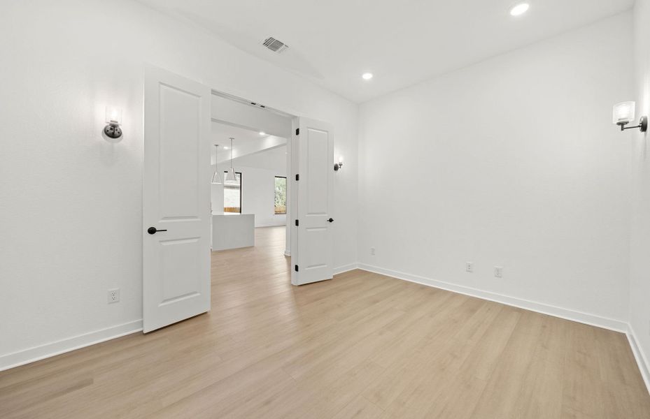 Representative unfurnished interior of a home built from the Dobbin by Pulte Homes in 6 Creeks, Kyle (Image 48).