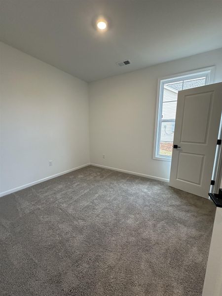 Spacious, unfurnished interior of a new home in Oak Hollow, Longs (Image 13).