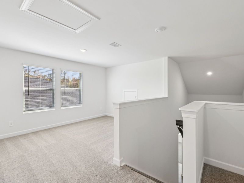 Spacious, unfurnished interior of a new home in Brighton Springs, York (Image 14).
