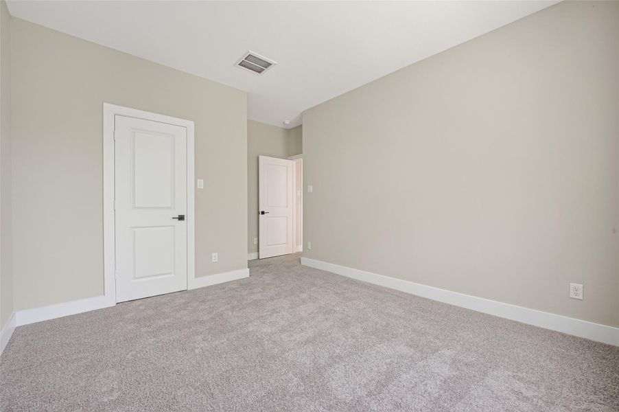 Spacious, unfurnished interior of a new home in , Houston (Image 34).