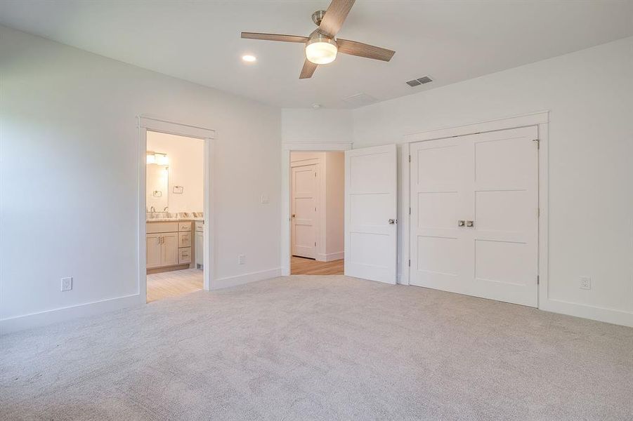 Spacious, unfurnished interior of a new home in , Mineral Wells (Image 26).