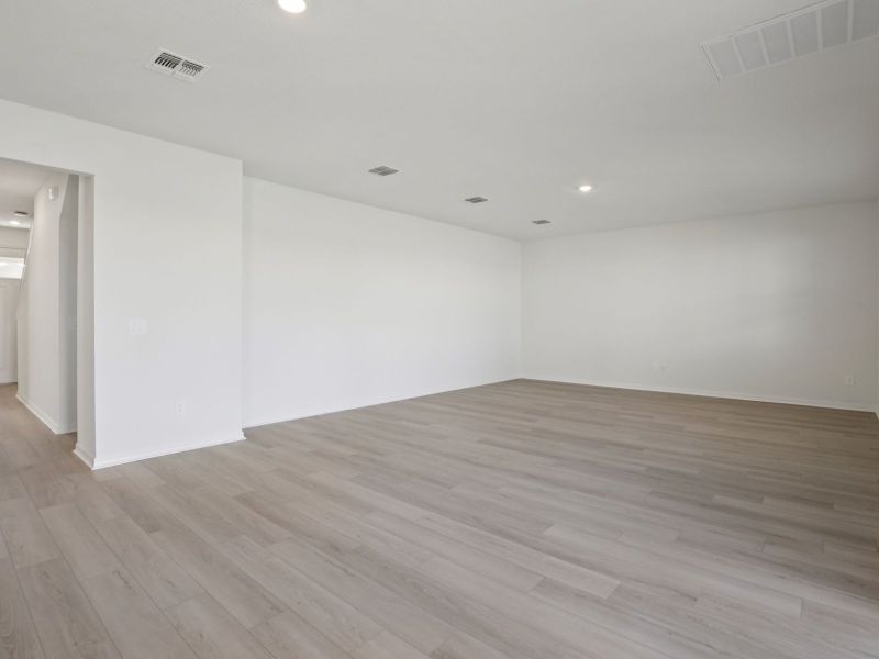 Spacious, unfurnished interior of a new home in Coasterra - Reserve Series, Palmetto (Image 10).