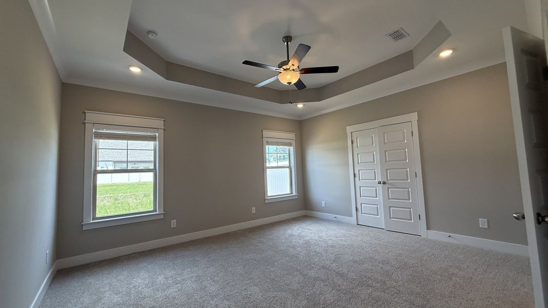 Spacious, unfurnished interior of a new home in Veterans Cove, Murfreesboro (Image 18).