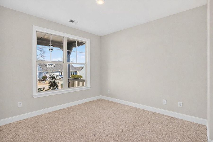 Spacious, unfurnished interior of a new home in , Homer (Image 33).