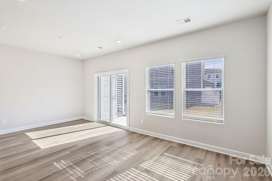 Spacious, unfurnished interior of a new home in Galloway Ridge, Charlotte (Image 16).