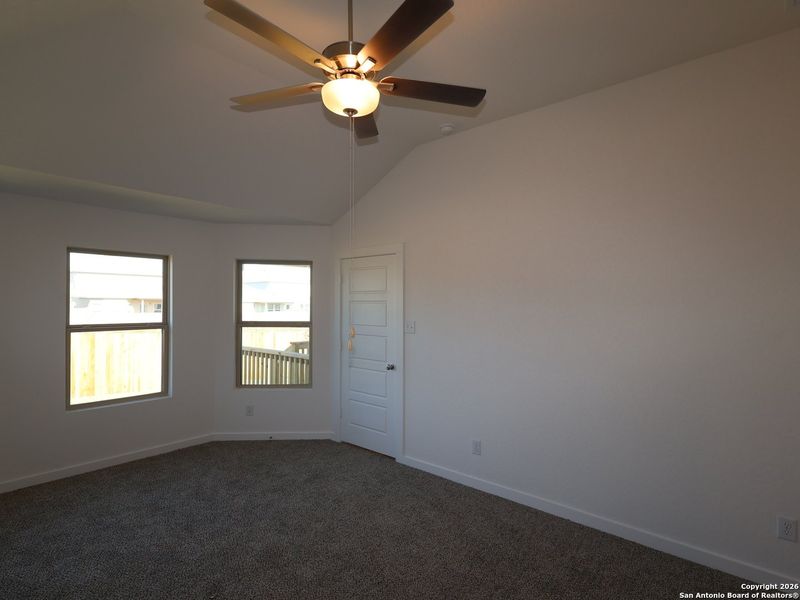 Spacious, unfurnished interior of a new home in Winding Brook, San Antonio (Image 17).