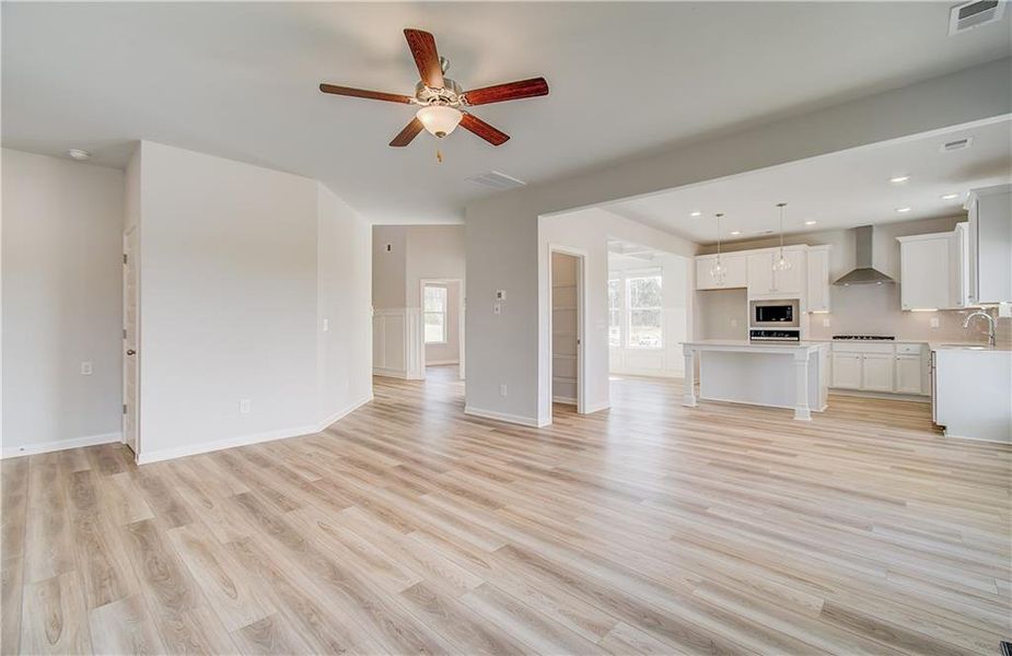 Spacious, unfurnished interior of a new home in Copperfield, Locust Grove (Image 15).