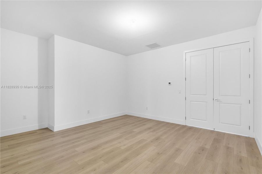 Spacious, unfurnished interior of a new home in , Davie (Image 41).