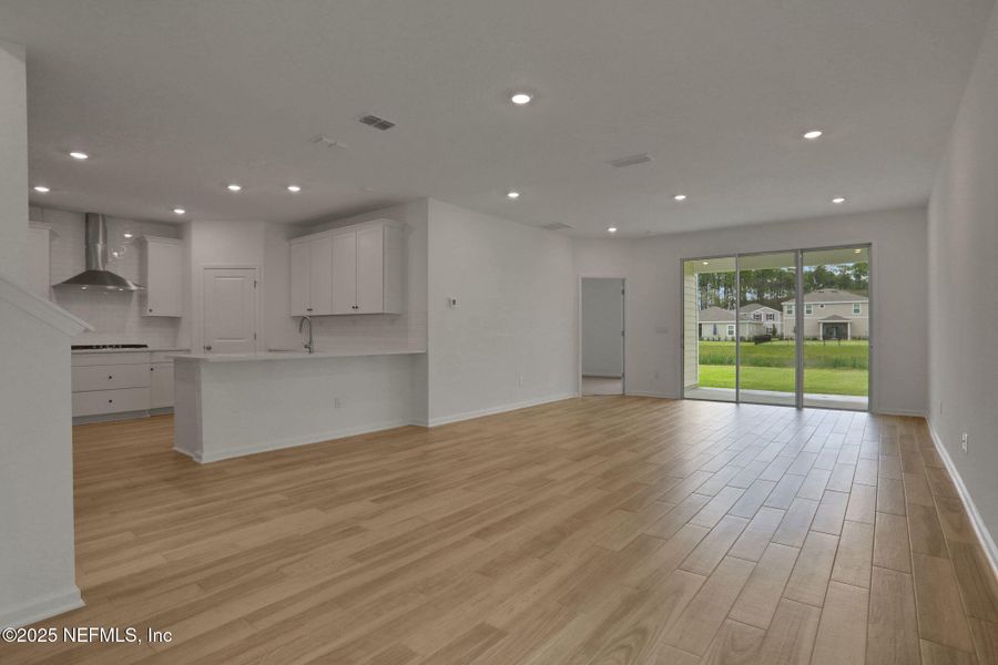 Spacious, unfurnished interior of a new home in TrailMark, St. Augustine (Image 38).